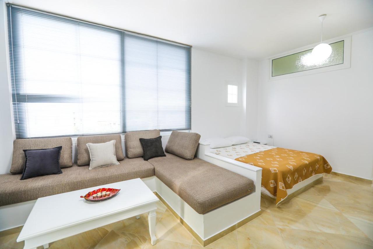 Vila Enxhi 사밀 외부 사진